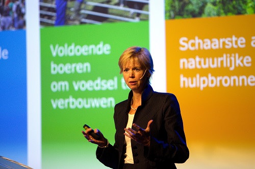 Peter van Beek, Margrethe Jonkman (Corporate Director Research & Development, FrieslandCampina): Bijdrage aan productie van gezonde voeding